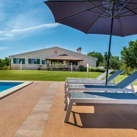 Pet Friendly In With Kitchen Holiday home *