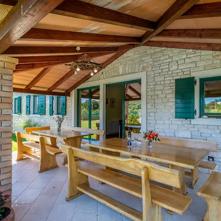 Pet Friendly In With Kitchen Holiday home Rovinj